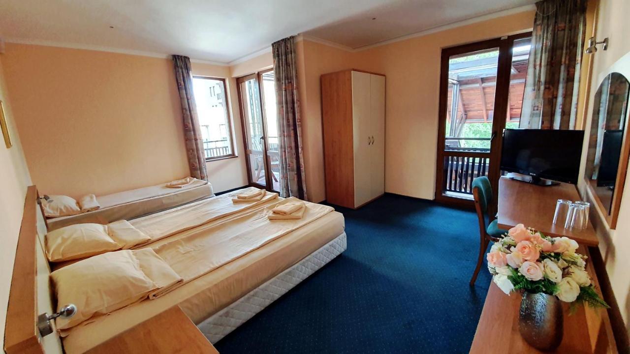 Hotel Bora 2*