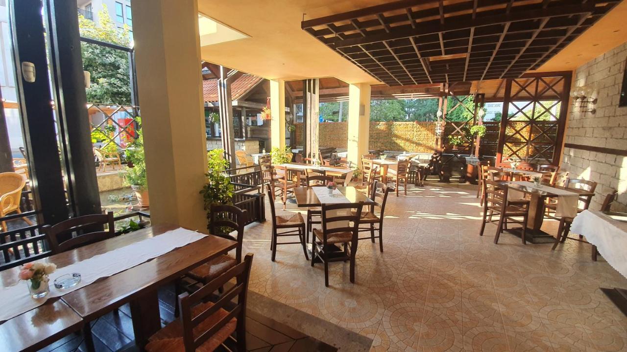 Hotel Bora 2*